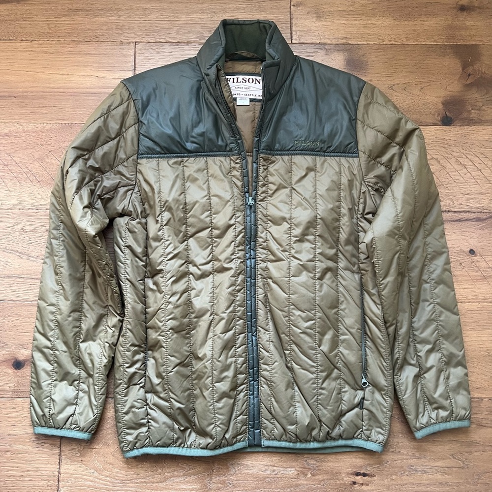 Filson Primaloft Men’s Ultralight Insulated Jacket size small fits medium